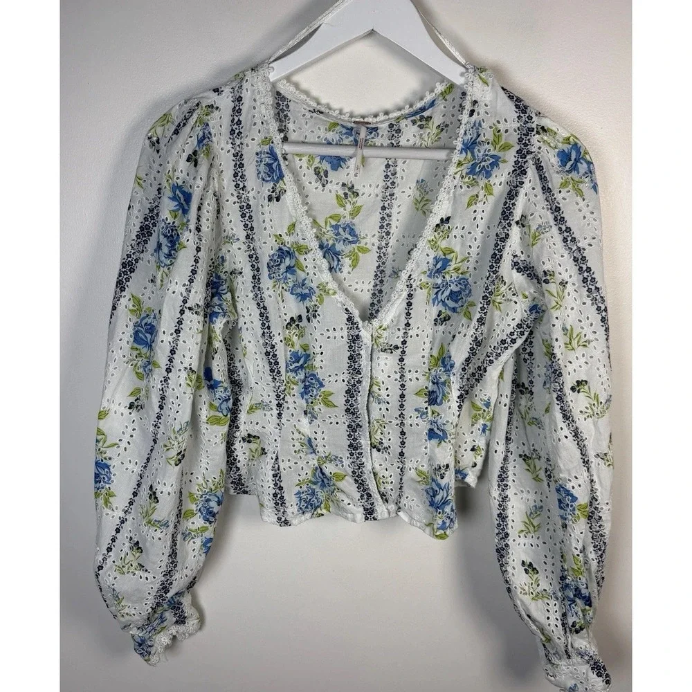 Free People Floral Printed Blossom Eyelet Blouse‎ Smocked White Combo Sz Small